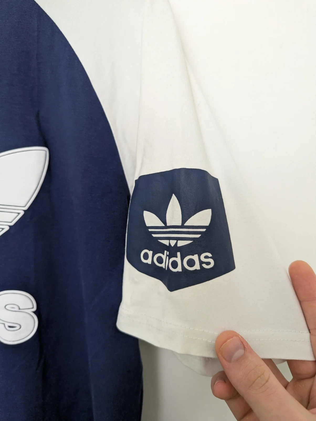 Adidas Originals Trefoil T-shirt - Men’s Medium - Navy/white - Raglan