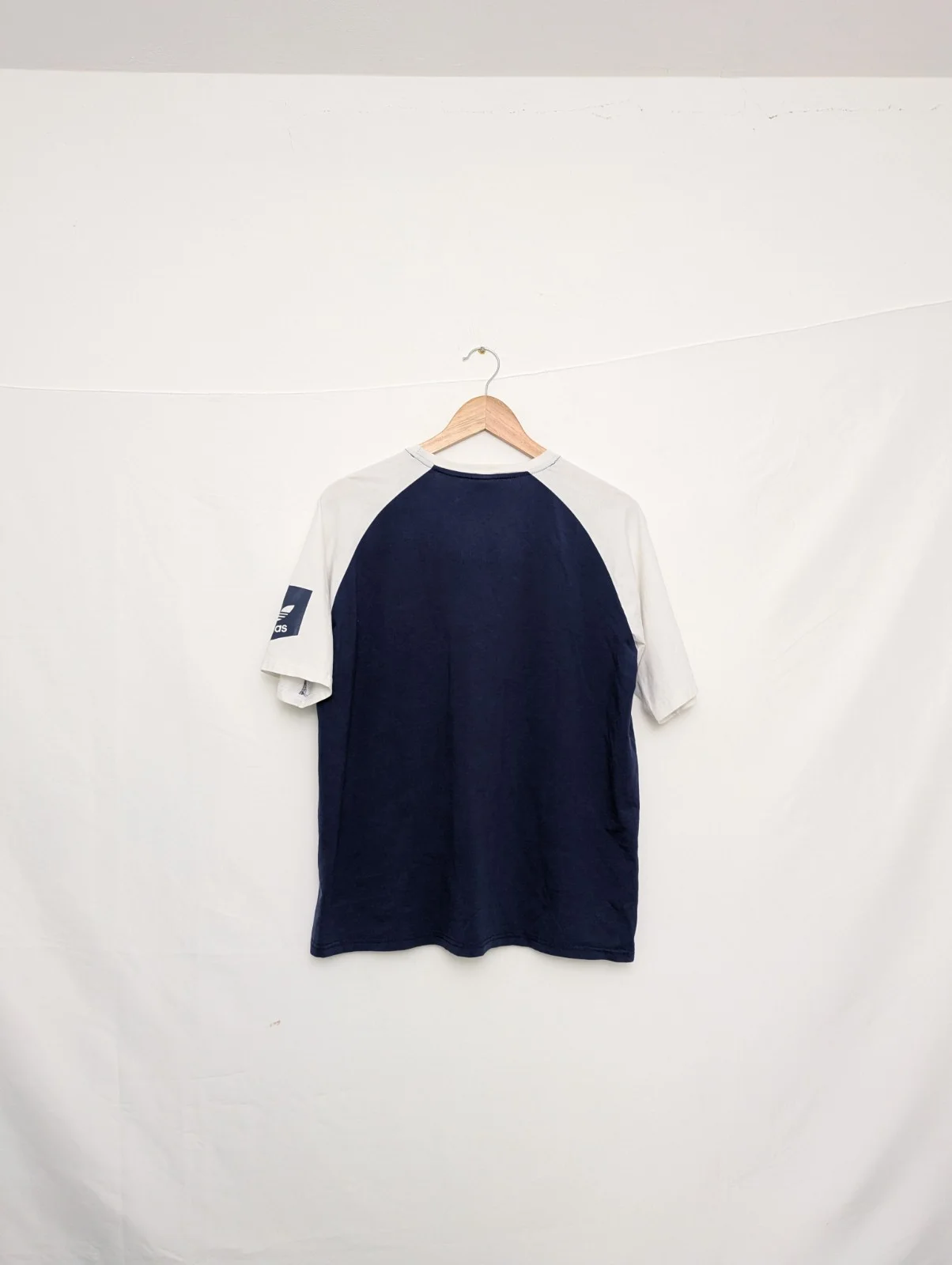 Adidas Originals Trefoil T-shirt - Men’s Medium - Navy/white - Raglan