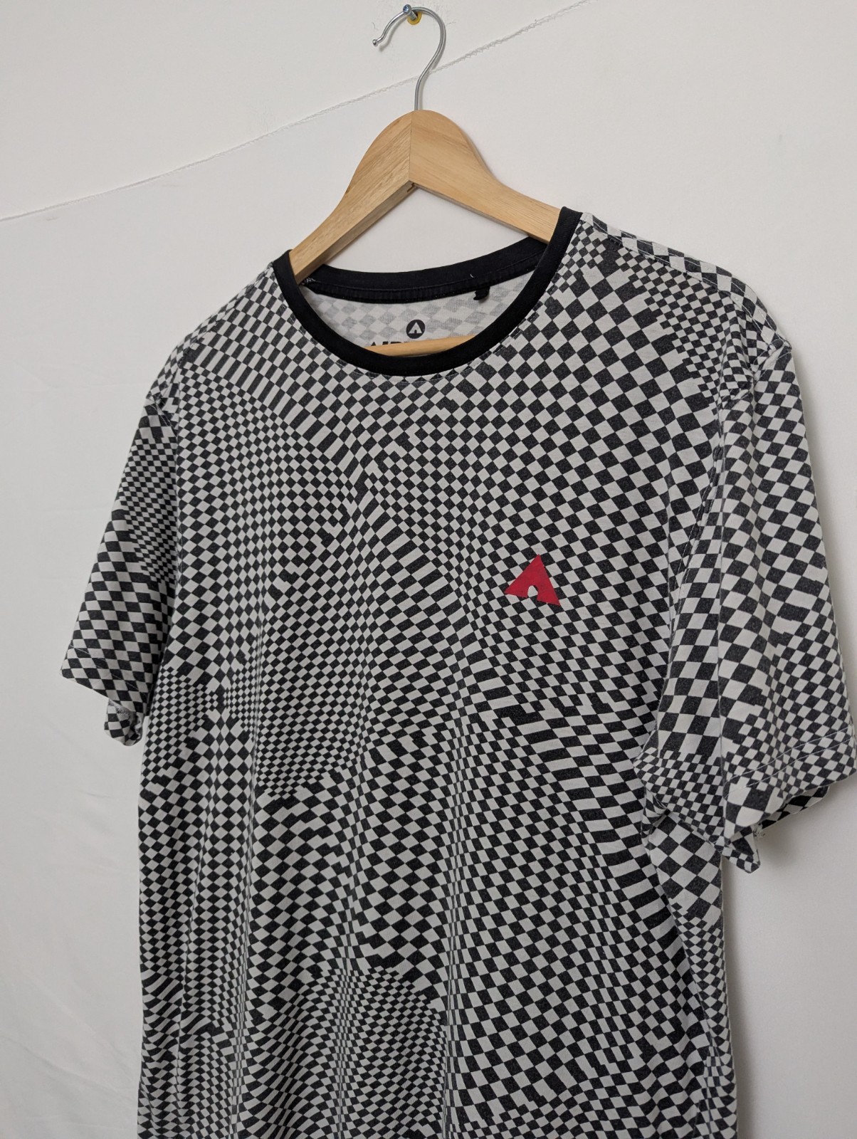 Airwalk Optical Checker T-shirt - Men’s Medium - Black/white Skate Tee