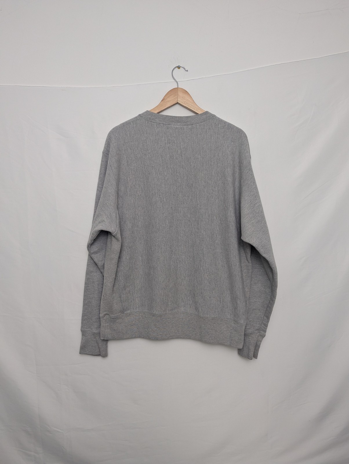 Champion Reverse Weave Script Logo Sweatshirt – Grey – Size Large