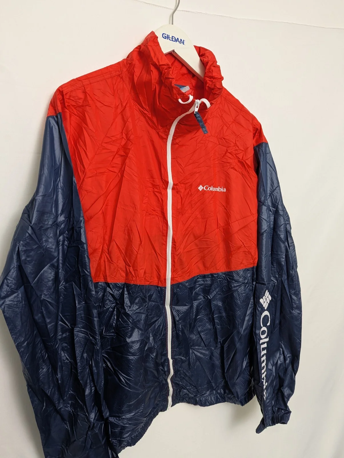Columbia Lightweight Windbreaker – Red/navy – Tagged L (fits Medium)