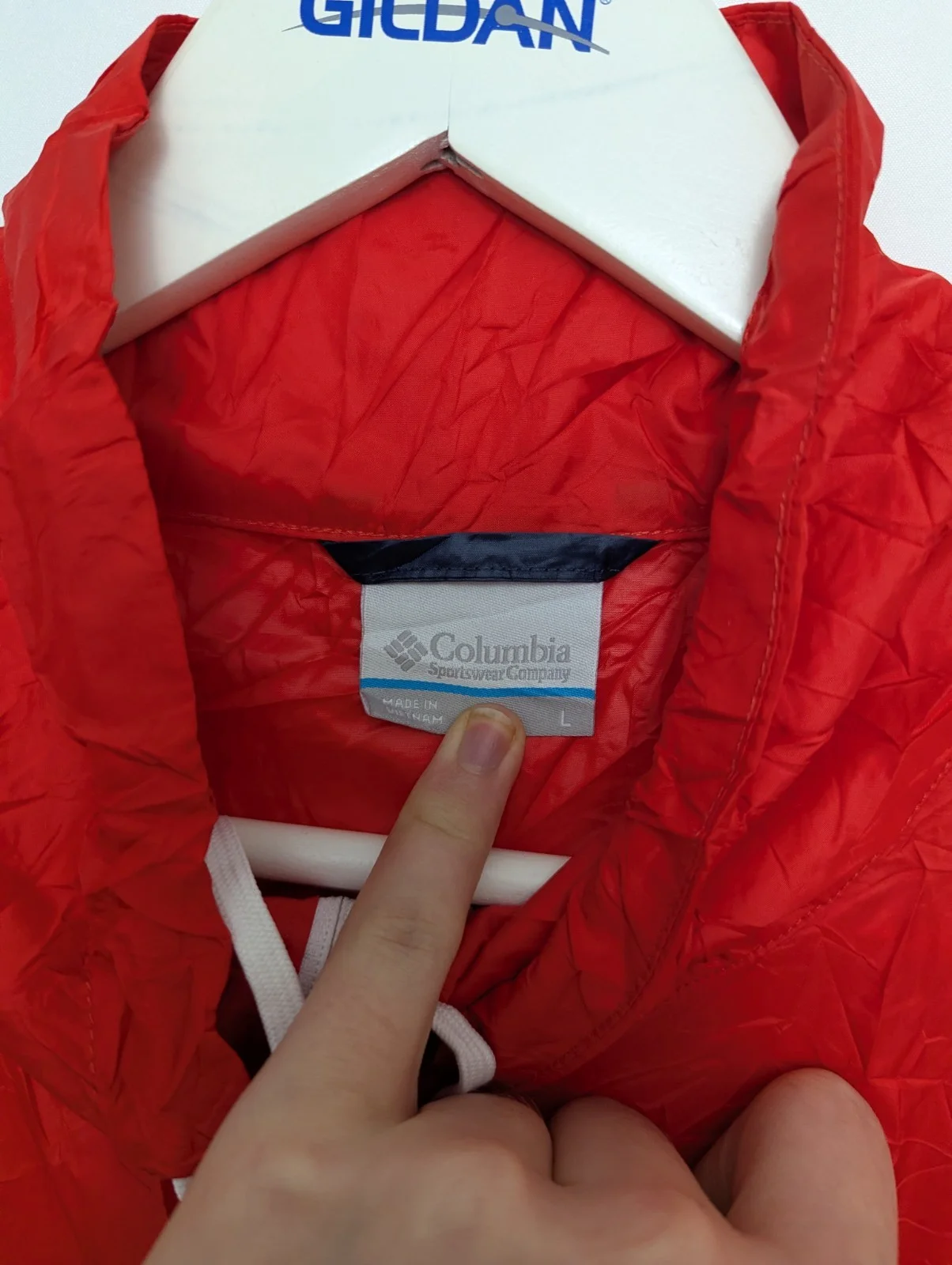 Columbia Lightweight Windbreaker – Red/navy – Tagged L (fits Medium)