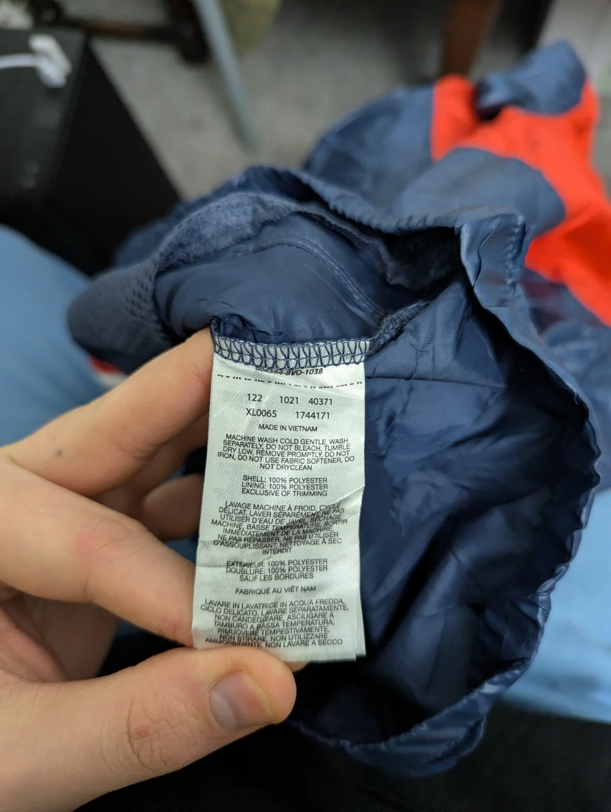 Columbia Lightweight Windbreaker – Red/navy – Tagged L (fits Medium)