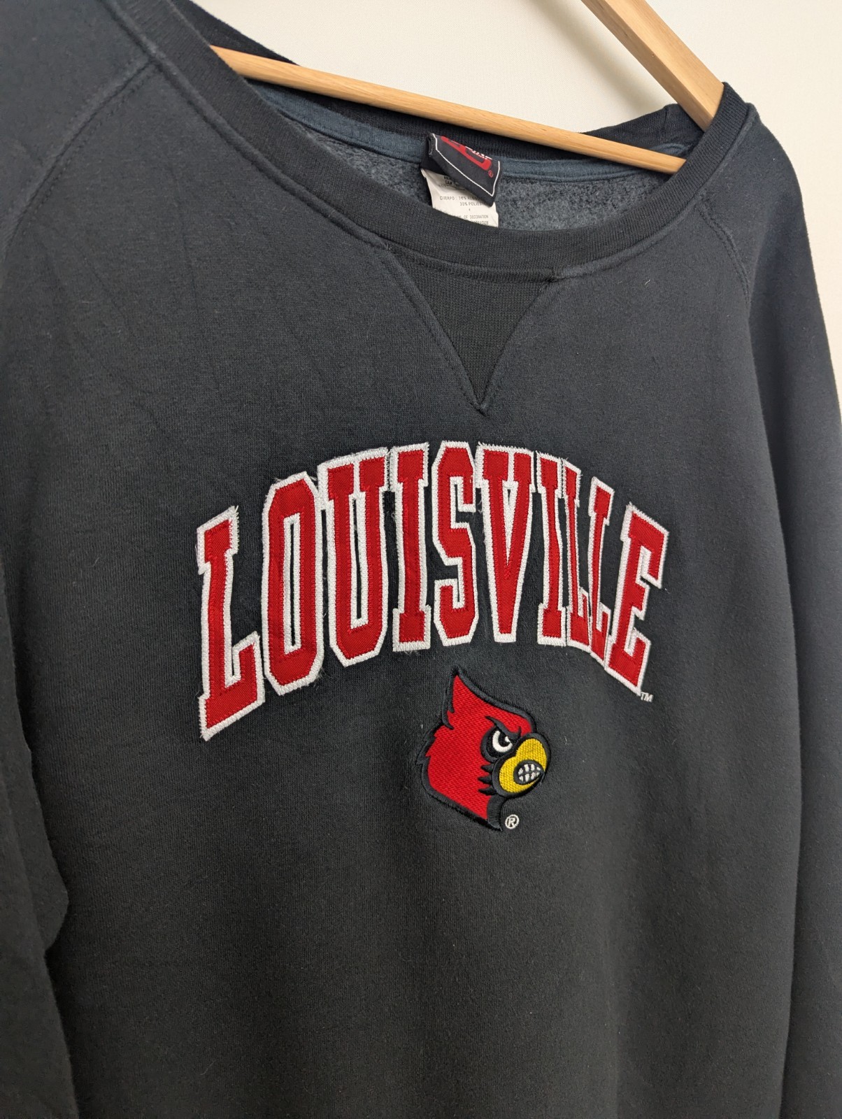 Louisville Cardinals Ncaa Sweatshirt - Black / Red - Size Large