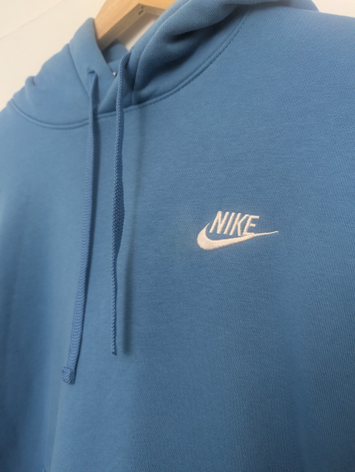 Nike Essential Small Logo Hoodie – Blue – Size Small