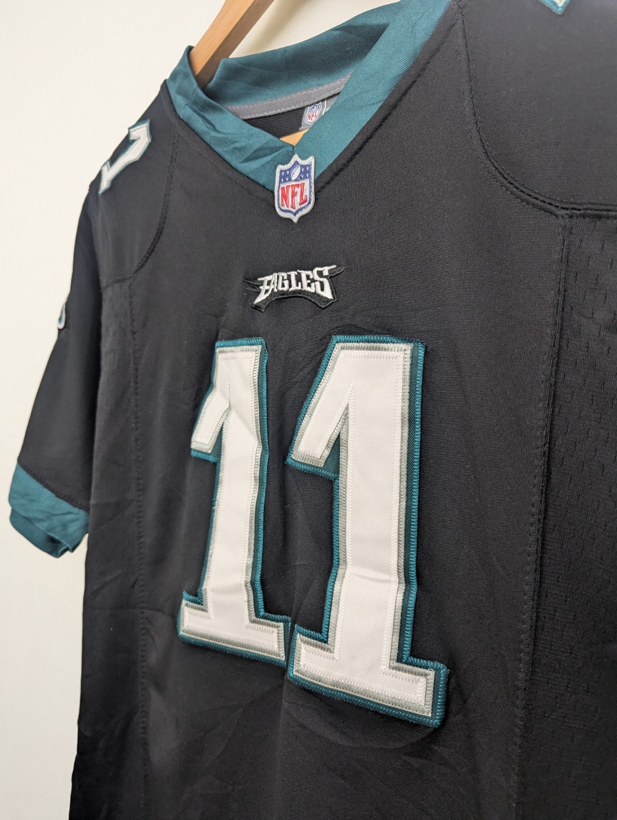 Nike Nfl Philadelphia Eagles Carson Wentz Jersey - Black - Size Youth Large