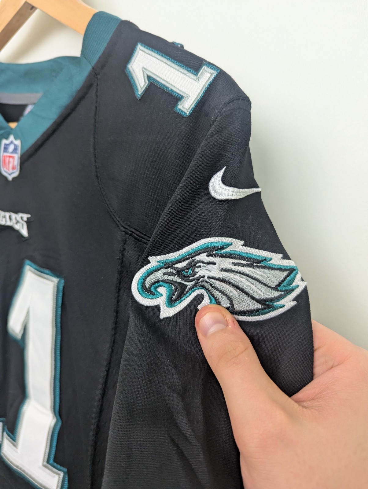 Nike Nfl Philadelphia Eagles Carson Wentz Jersey - Black - Size Youth Large