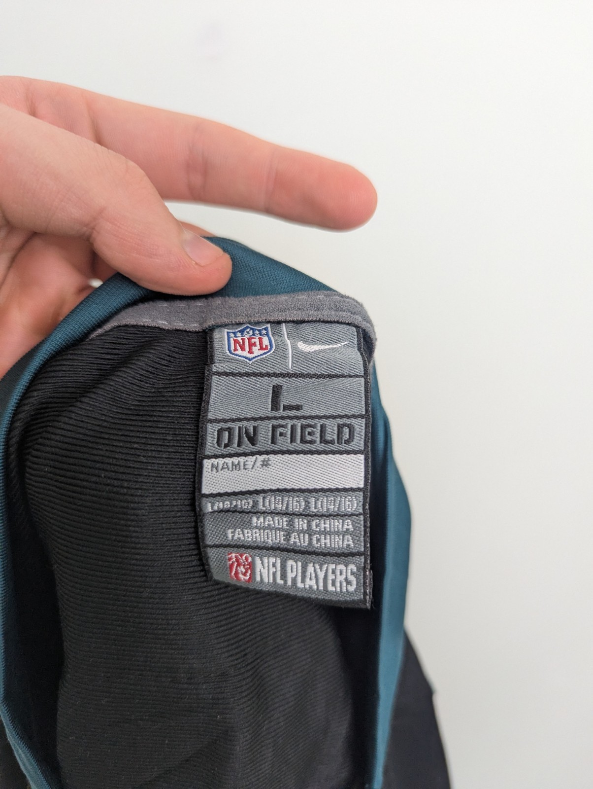 Nike Nfl Philadelphia Eagles Carson Wentz Jersey - Black - Size Youth Large