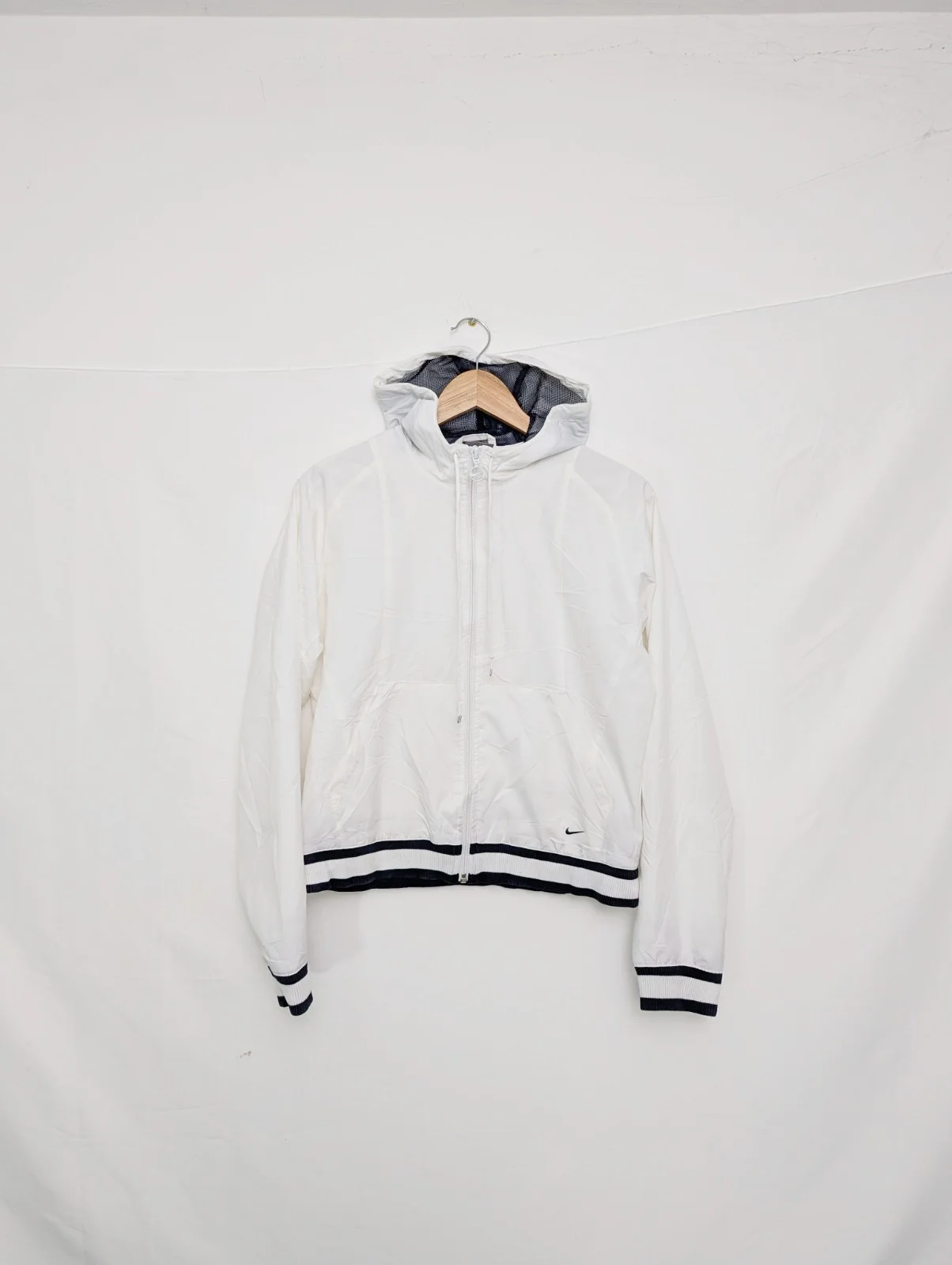 Nike Women’s White Windbreaker Jacket – Uk 8–10 – Full Zip – Ribbed Hem – Hooded