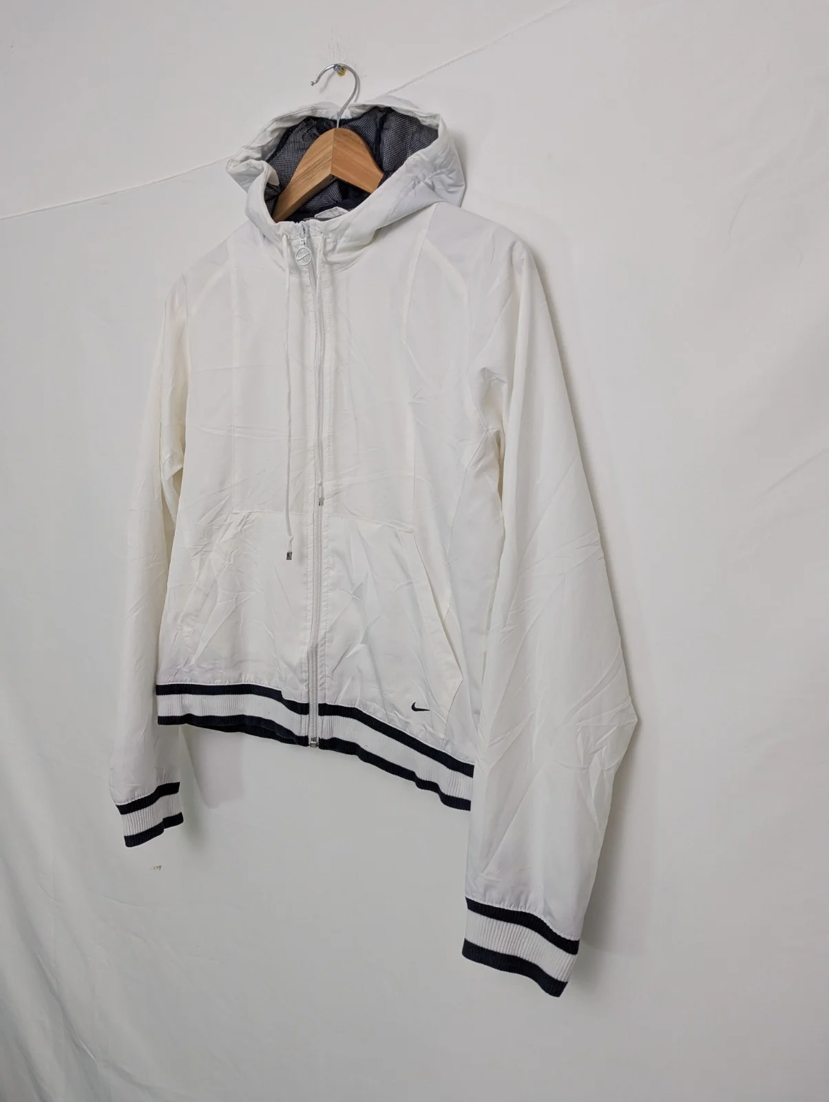Nike Women’s White Windbreaker Jacket – Uk 8–10 – Full Zip – Ribbed Hem – Hooded