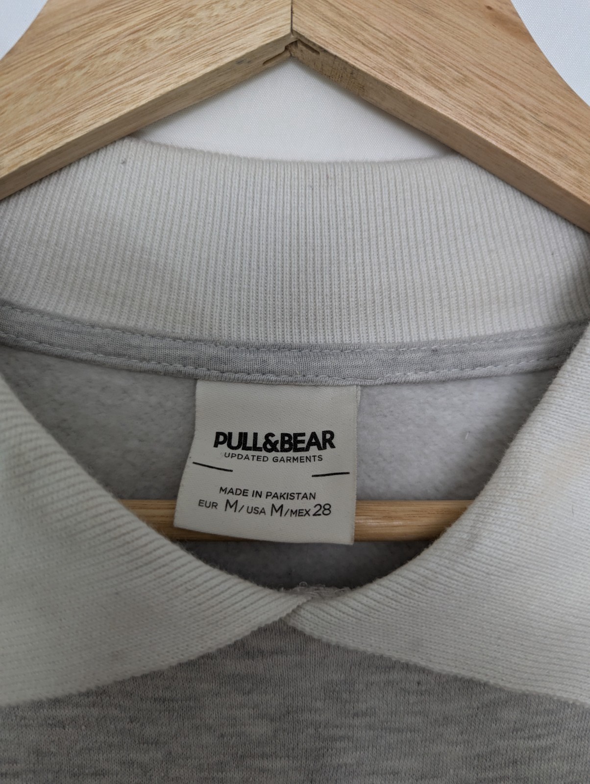 Pull&bear Colorado Graphic Polo Collar Sweatshirt – Men’s Medium – Grey