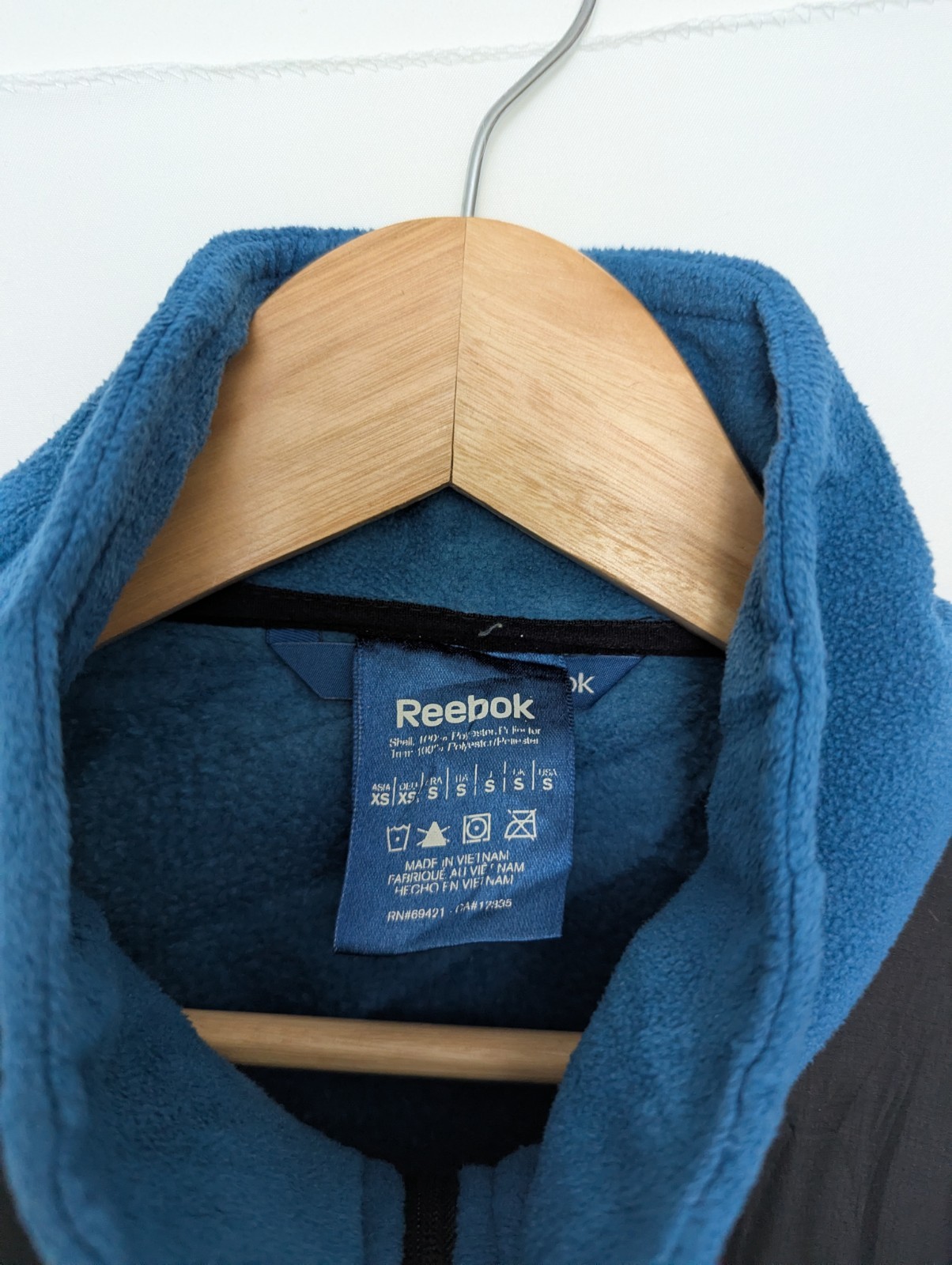 Reebok Performance Fleece Softshell Jacket – Blue / Black – Size Small (2010s)