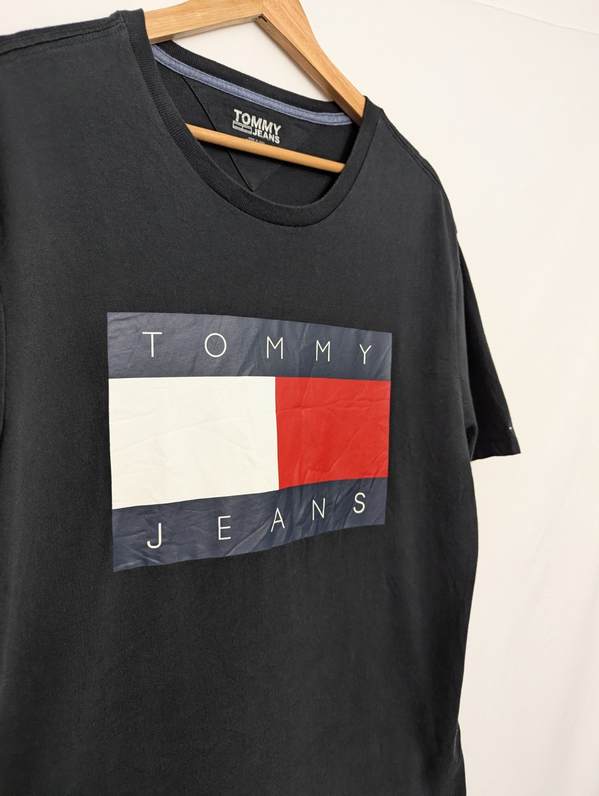Tommy Jeans Black Big Flag Logo T-shirt Men’s L – Large Graphic – 2010s Revival