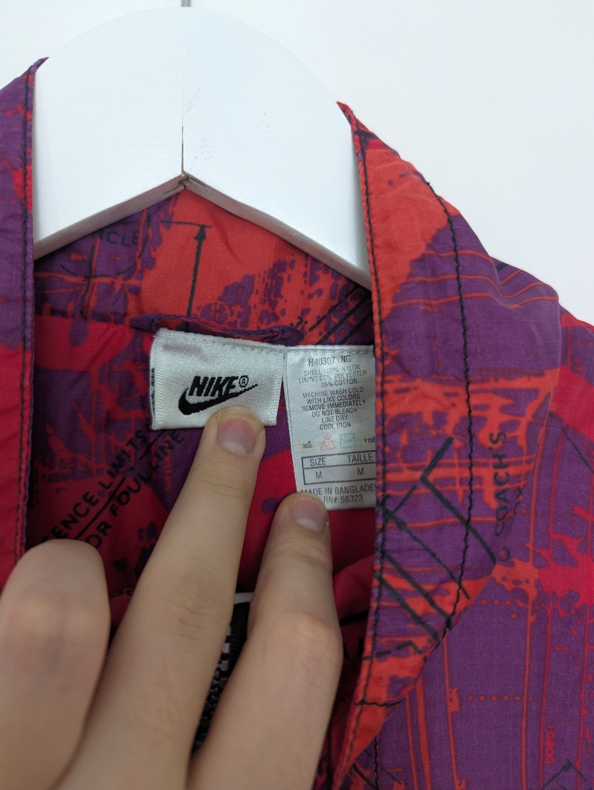 Vintage 1990s Nike Windbreaker Jacket – Rare All-over Print – Size M